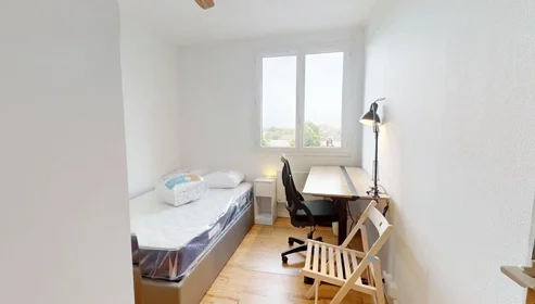 Quarto privado em Rue de l'Industrie, , imagem 4 de 10