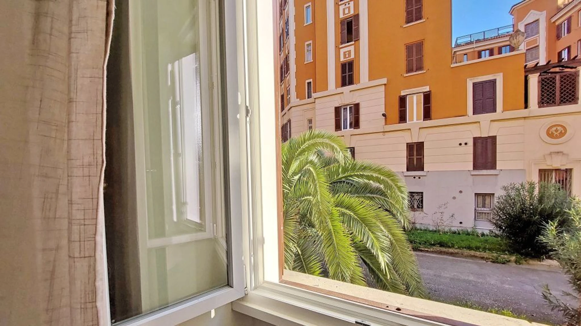 Komplette Wohnung voll möbliert in Rom