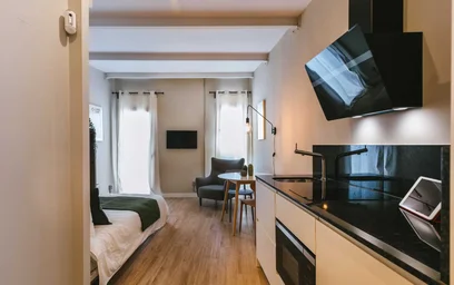 整套公寓 在 Carrer de Freixures, S. Pere, Santa Caterina, i la Rib., 10的图像1