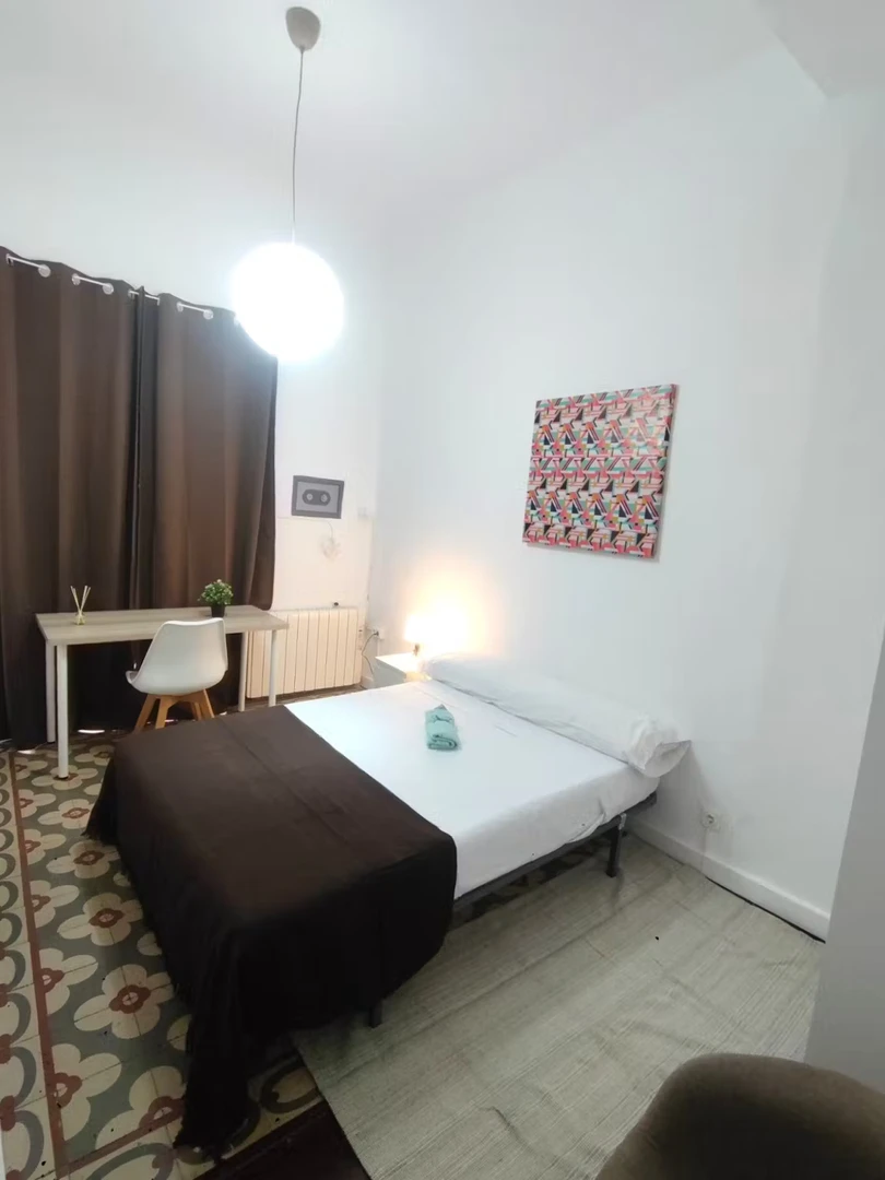 Habitación en alquiler con cama doble Almería