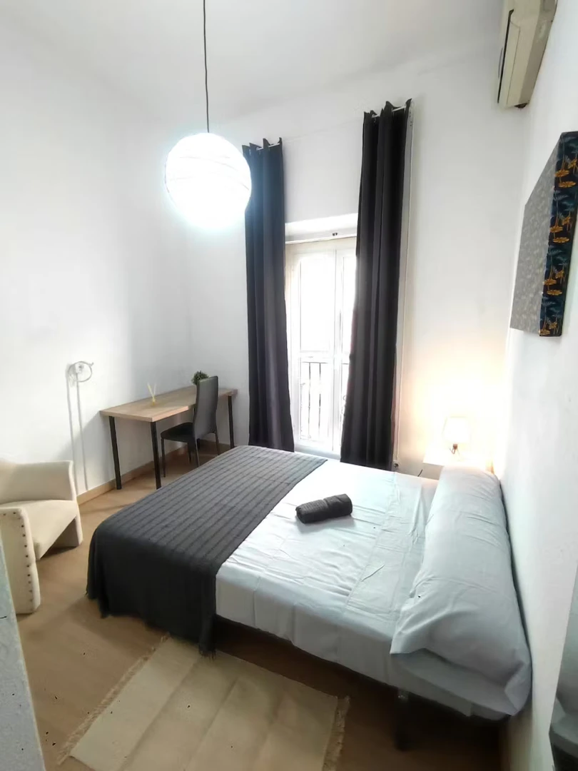 Room for rent with double bed almeria