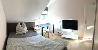 Stuttgart de aylık kiralık oda
