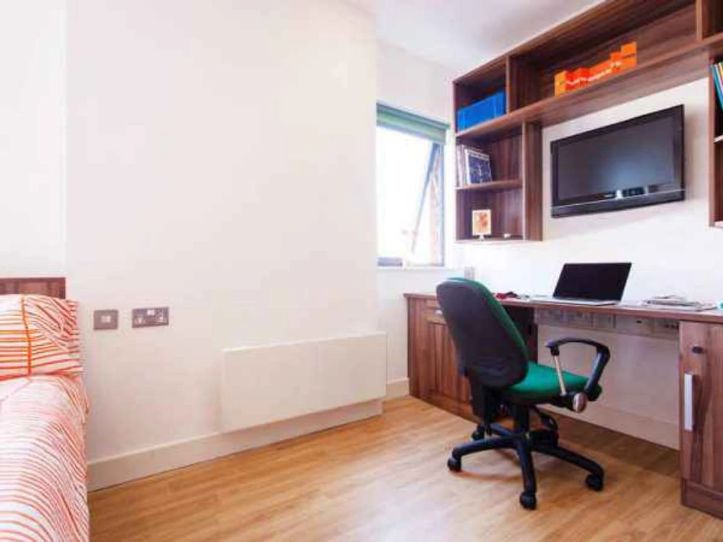 Two bedroom accommodation in Bristol