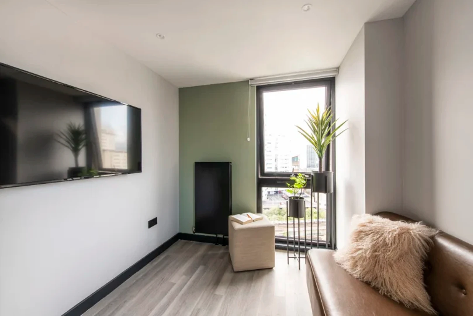 Modern and bright flat in Cardiff