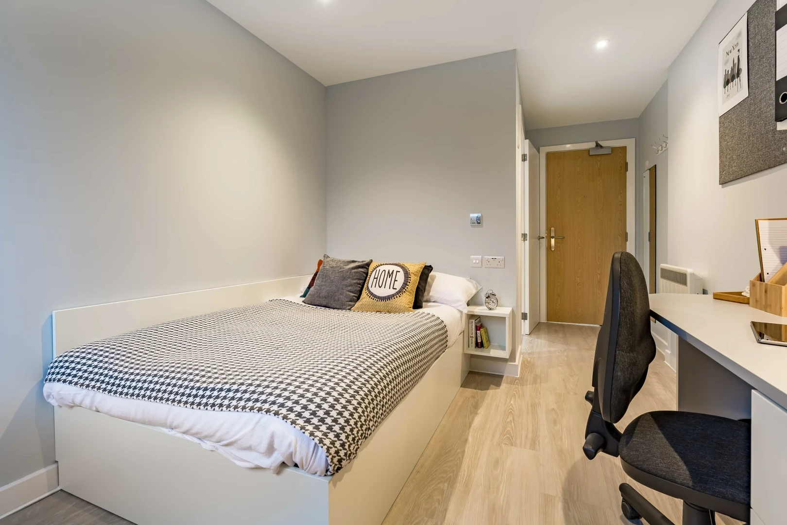 Renting rooms by the month in Plymouth