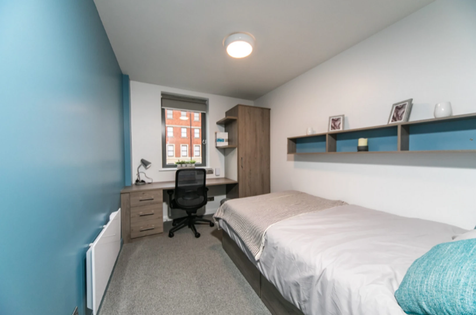 Cheap private room in Reading