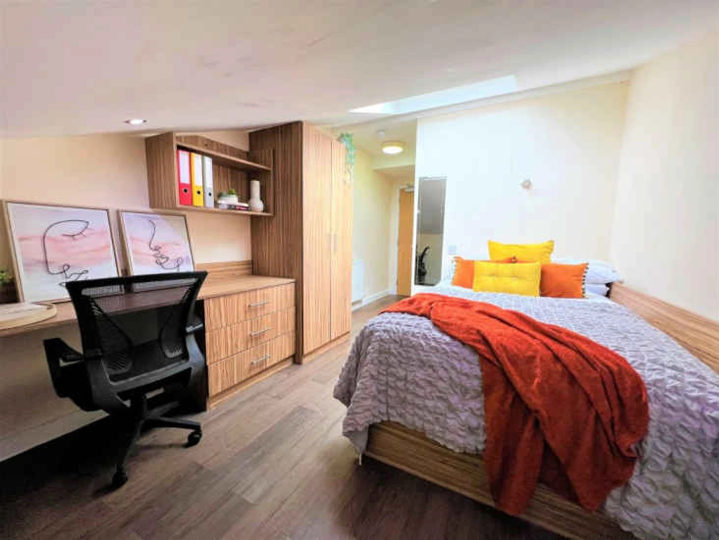 Zimmer mit Doppelbett zu vermieten chester