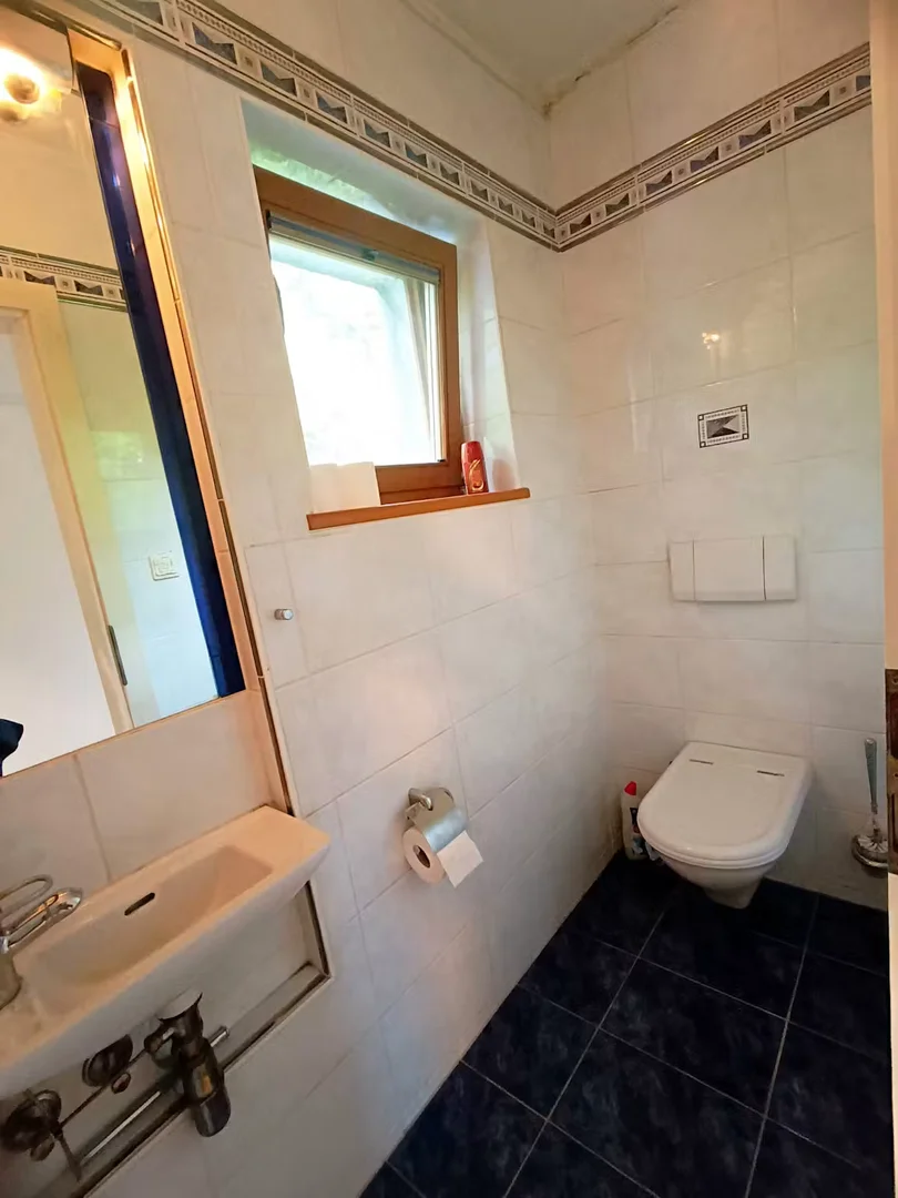 Chambre confortable pour étudiants disponible dans