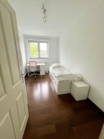 Private room at Segeberger Weg, Stadtbezirk 6, image 1 of 10