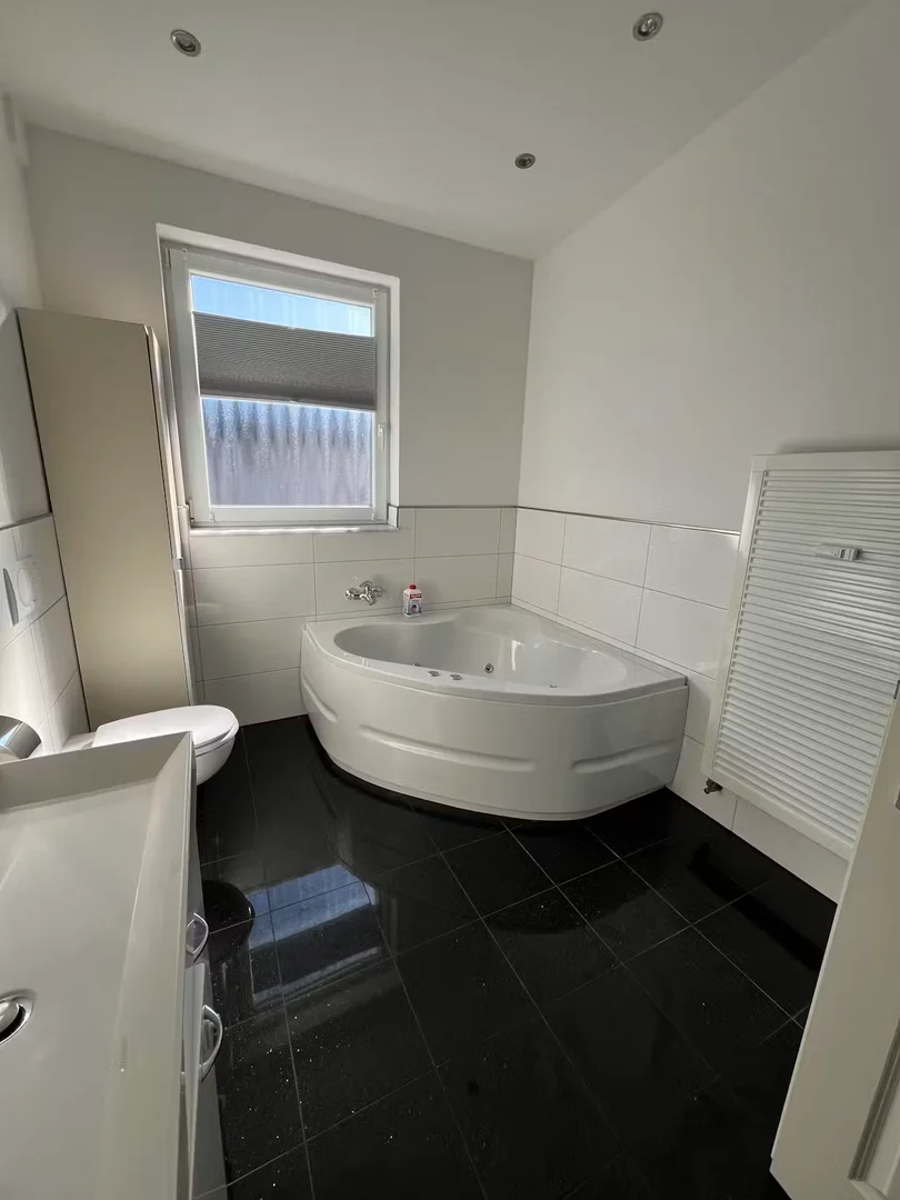 Student-friendly room in  with modern amenities