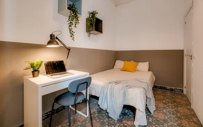 Renting rooms by the month in {area}
