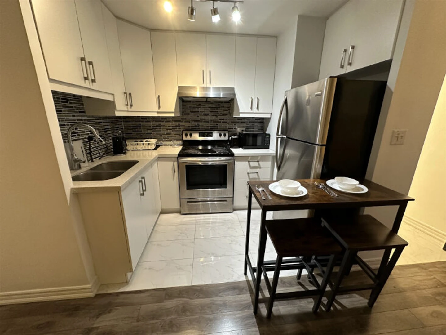 Room for rent in a shared flat in Toronto