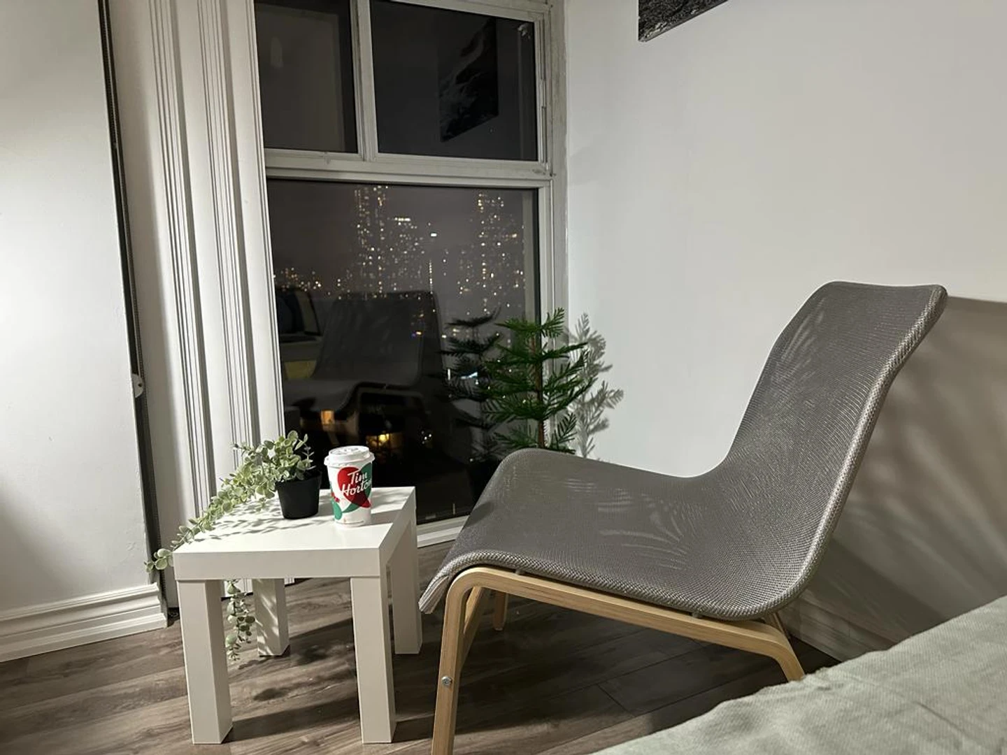Habitación privada muy luminosa en Toronto