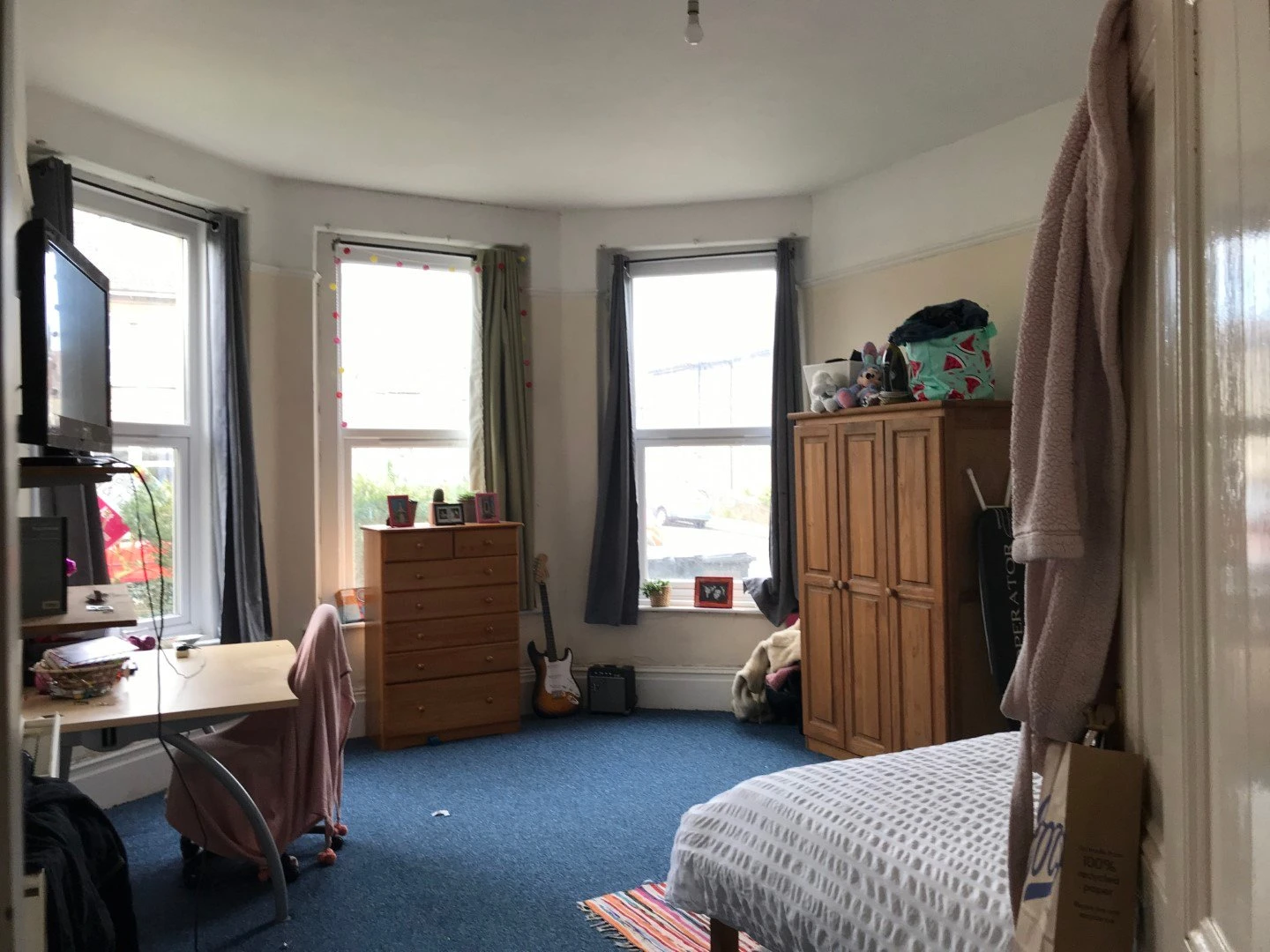 Accommodation with 3 bedrooms in Bristol
