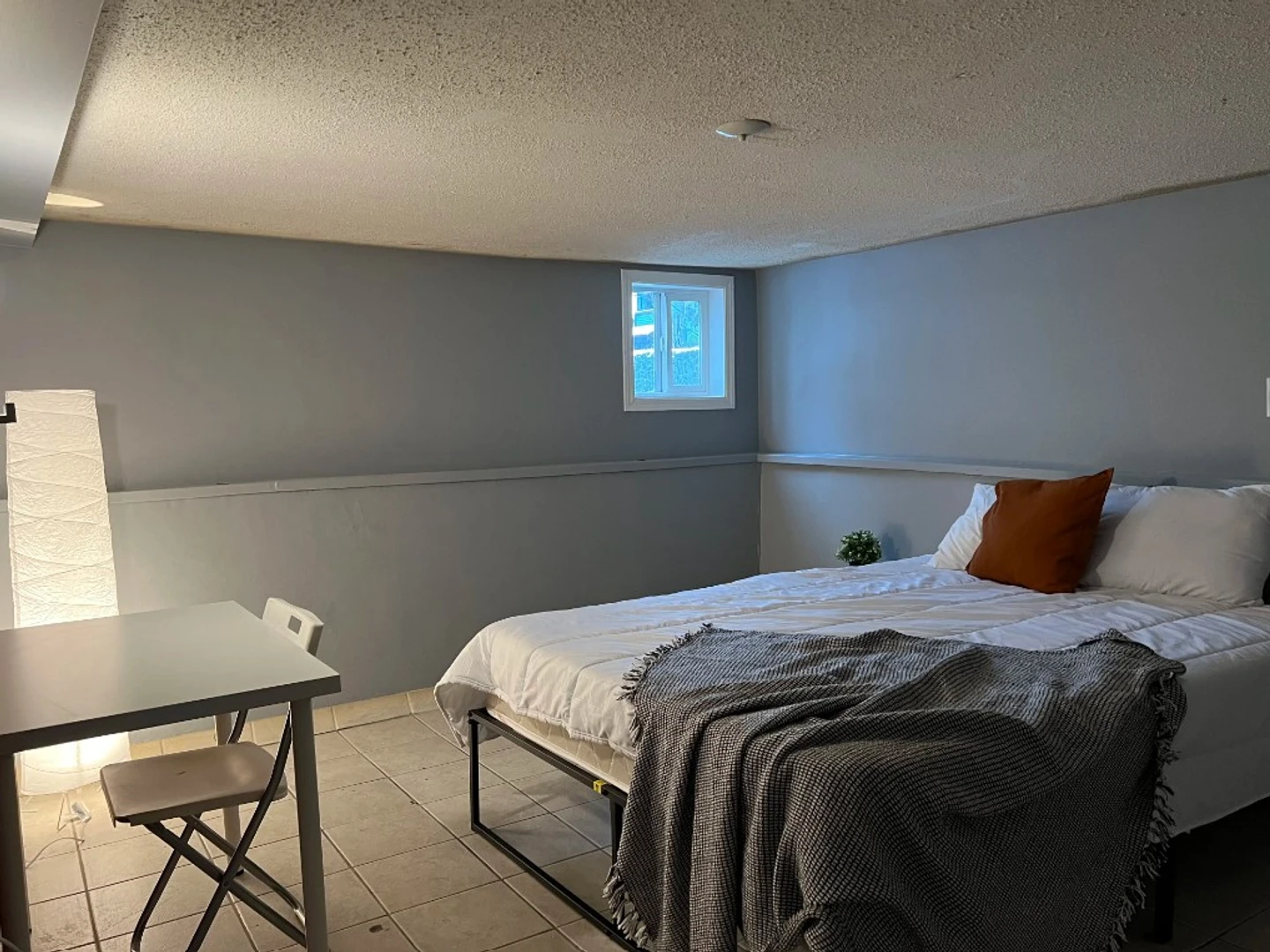 Cheap private room in Vancouver