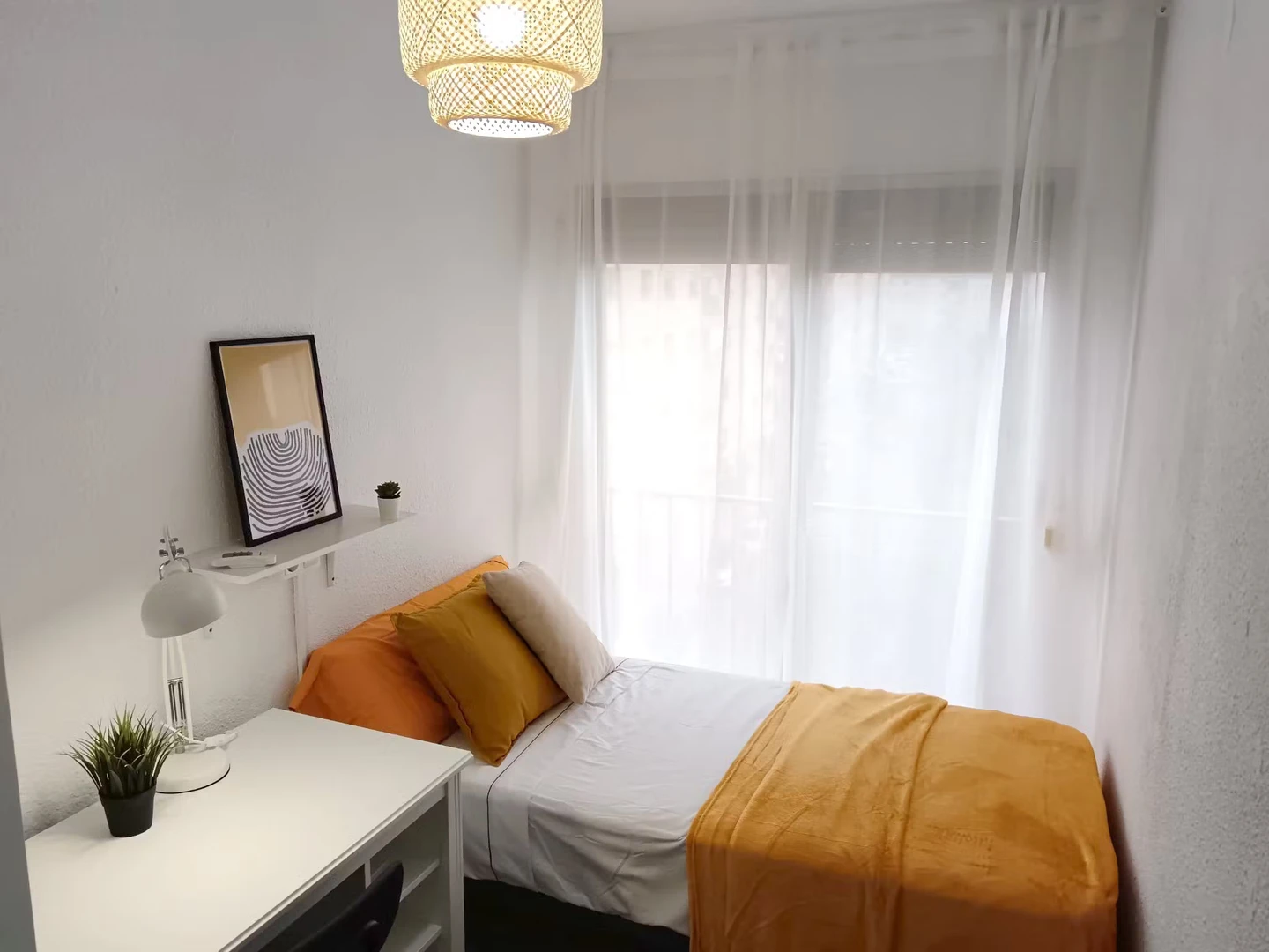 Tarragona de çift kişilik yataklı kiralık oda