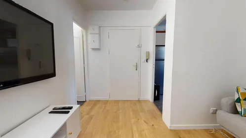 Quarto privado em Rue d'Hyères, Bonnefoy-Roseraie-Gramont, imagem 6 de 10