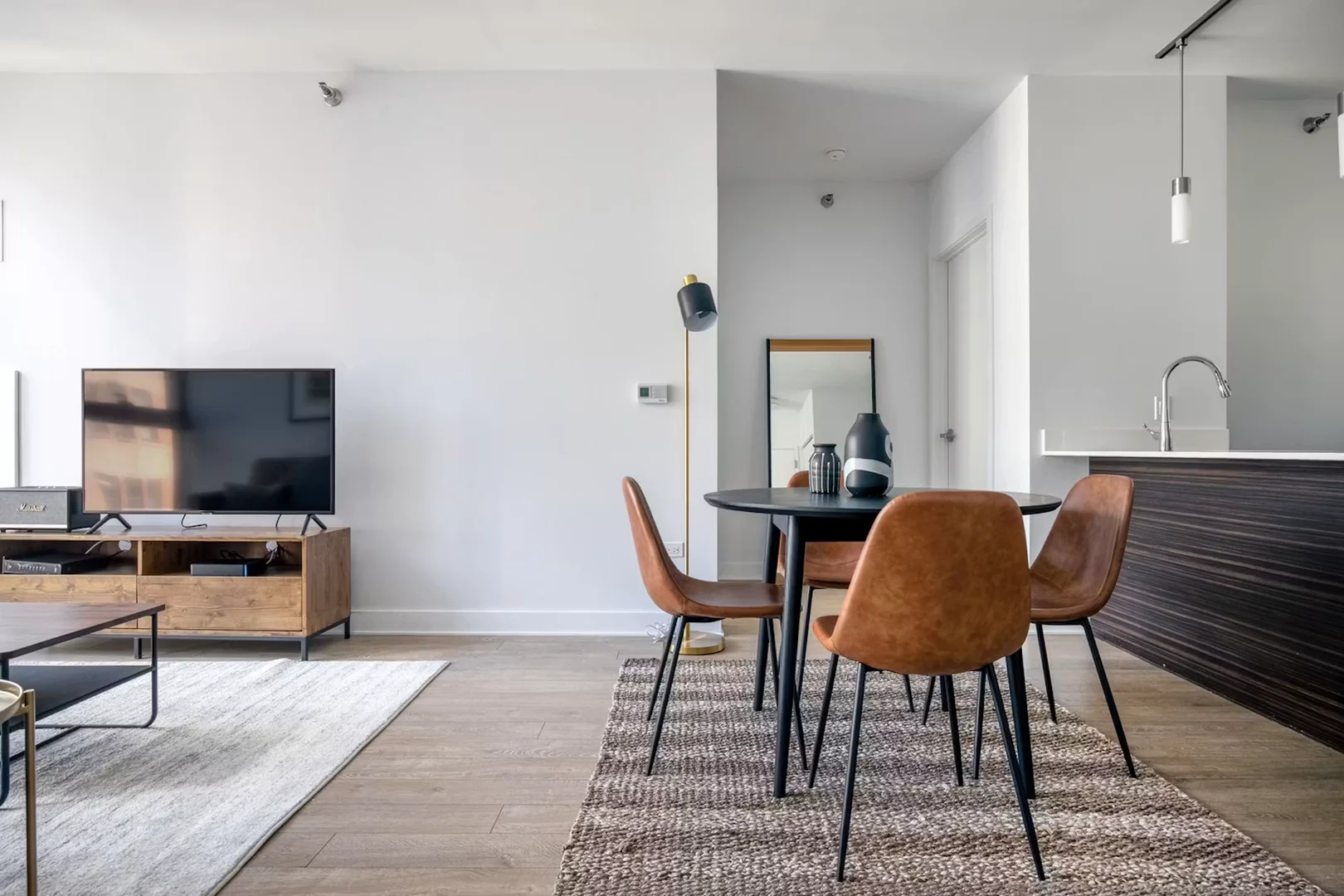 North Garland Court, Chicago Loop