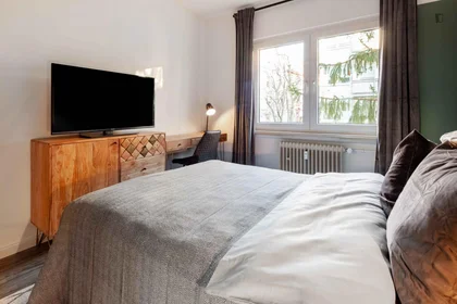 Quarto privado em Emil-Claar-Straße, imagem 1 de 10