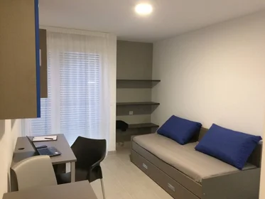 Chambre privée en résidence à Marseille, 13005, image 1 de 18