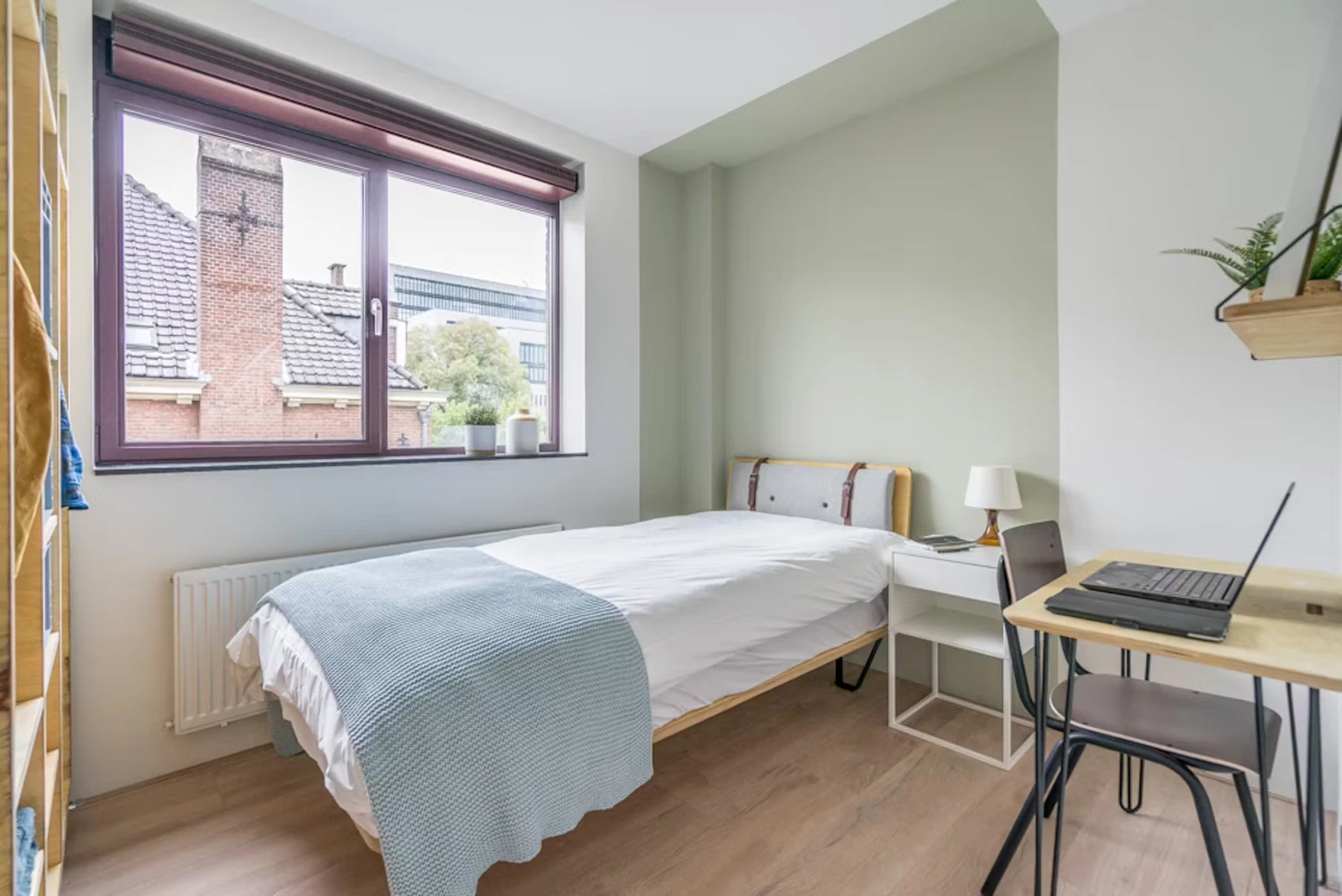 Quarto para alugar com cama de casal em Den-haag