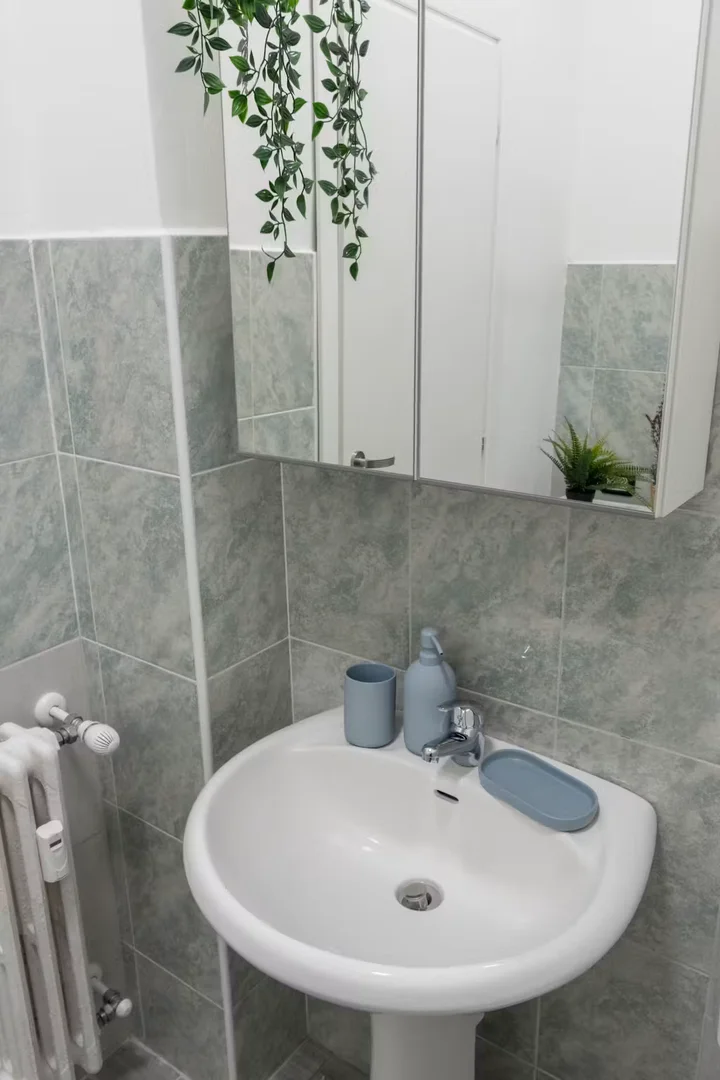 Habitación estudiantil económica cerca del campus en 