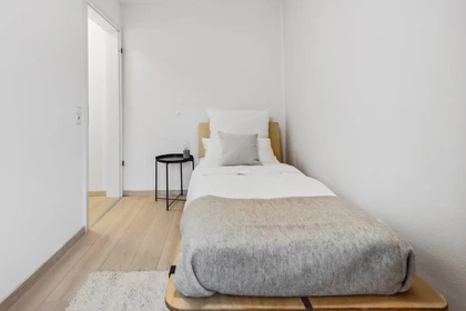 Quarto para alugar com cama de casal em Frankfurt