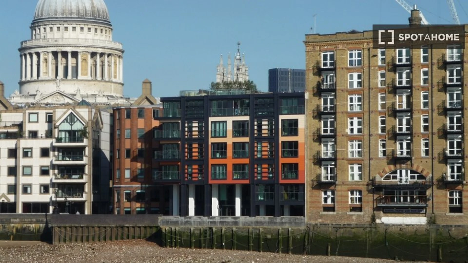 Nowoczesne i jasne mieszkanie w City Of London