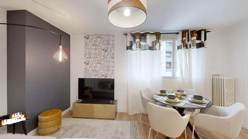 Privatzimmer in der 4 Cr Saint-Laud, 49100 Angers, France, bild 11 von 21