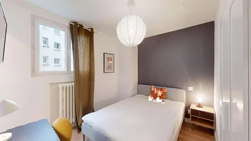 Privatzimmer in der 4 Cr Saint-Laud, 49100 Angers, France, bild 6 von 21