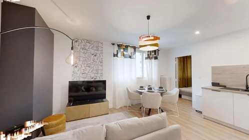 Privatzimmer in der 4 Cr Saint-Laud, 49100 Angers, France, bild 10 von 21