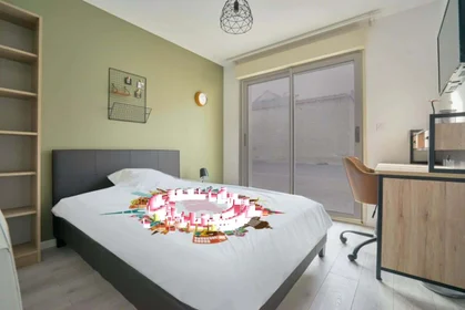 Habitación privada en 15 Cr Lepagnol, 51100 Reims, France, imagen 1 de 18