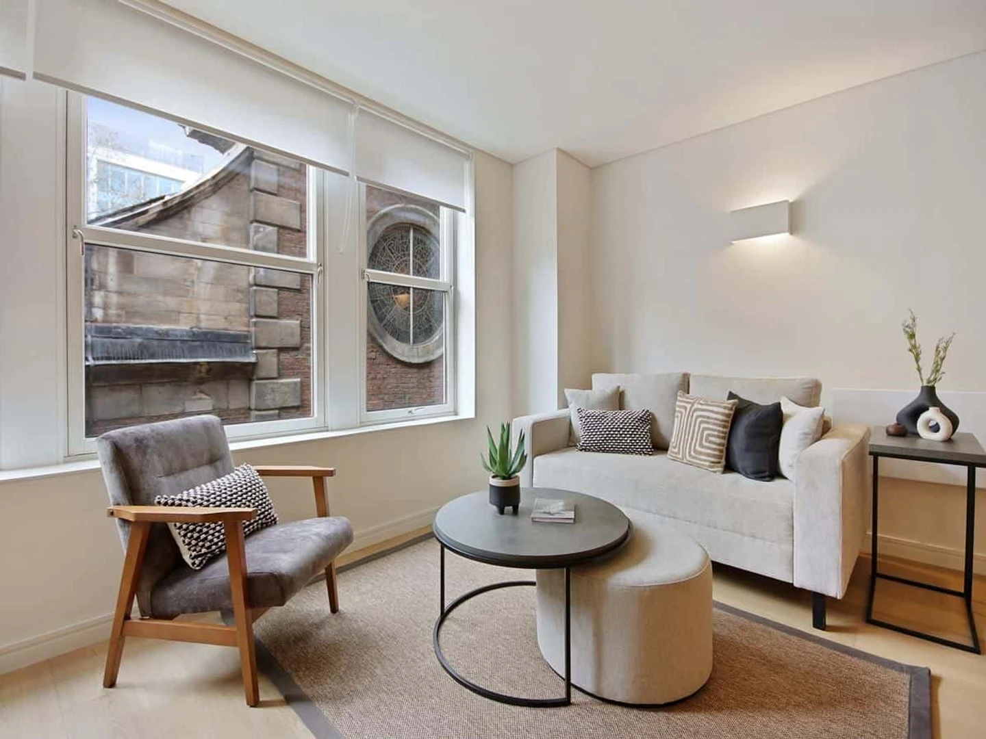 Komplette Wohnung voll möbliert in City Of London