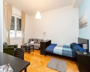 Privatzimmer in der Via Cairoli, Porto, bild 1 von 10