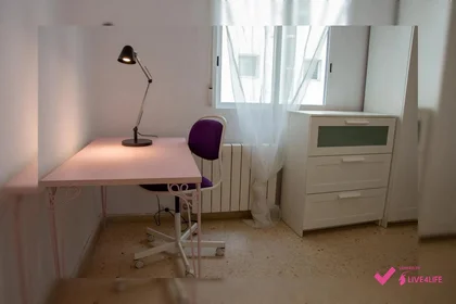 Shared room at Avenida Eloy Espinoza, 445, esc. 1 4º 31 5, image 9 of 28