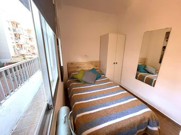 Mehrbettzimmer in der Calle de la Fusta, 10, 4º 13, bild 5 von 19