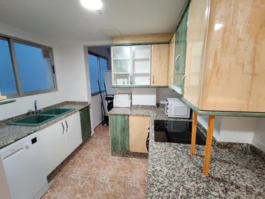 Shared room at Honduras, 9, 4º 7, image 4 of 37