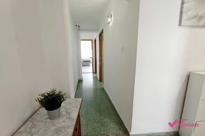 Shared room at Doctor Ferran, 6, 5º 13-3, image 19 of 22
