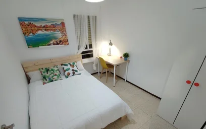Mehrbettzimmer in der Calle Mayor, 1, esc. 0 2º 2, bild 1 von 27
