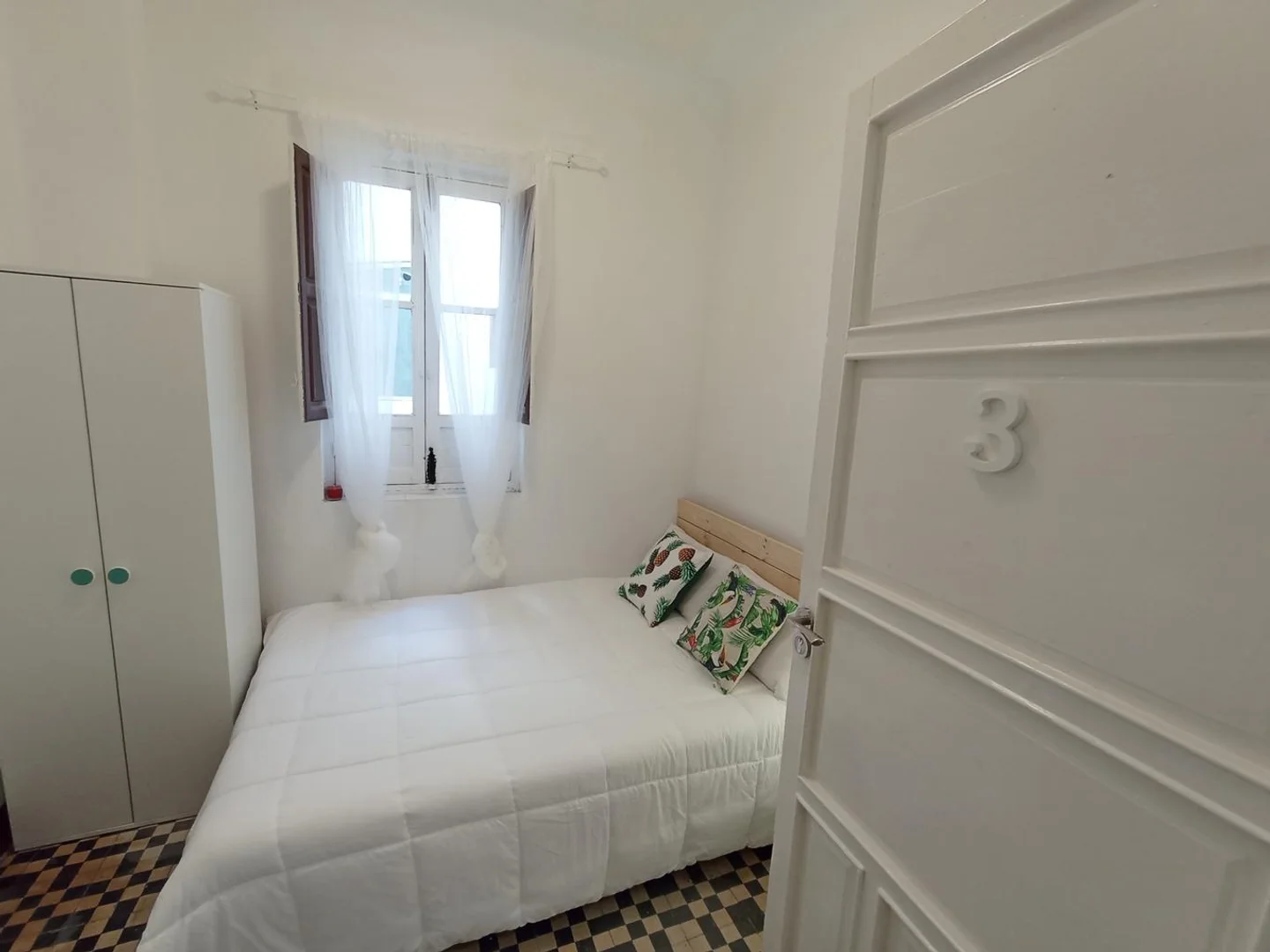 Habitación para estudiantes en  con modernas comodidades