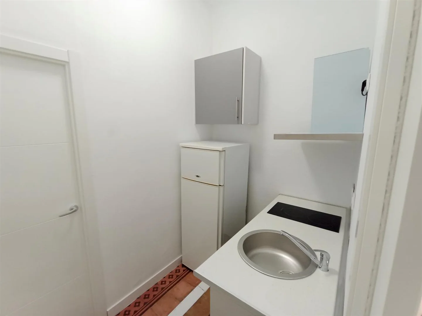 Habitación en apartamento estudiantil en alquiler en , completamente amueblado