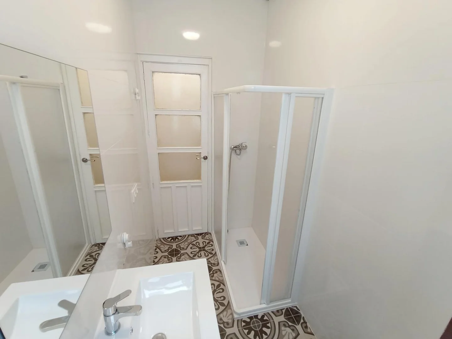 Habitación acogedora para estudiantes disponible en 