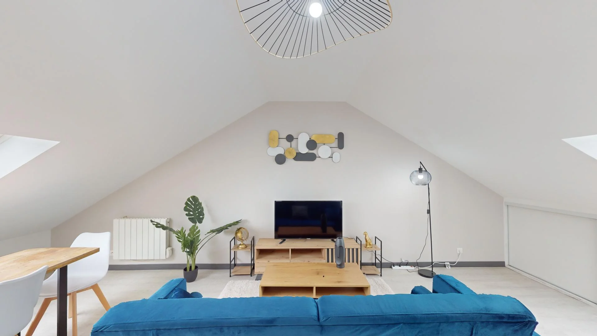 Affordable room for students with ample lighting in 