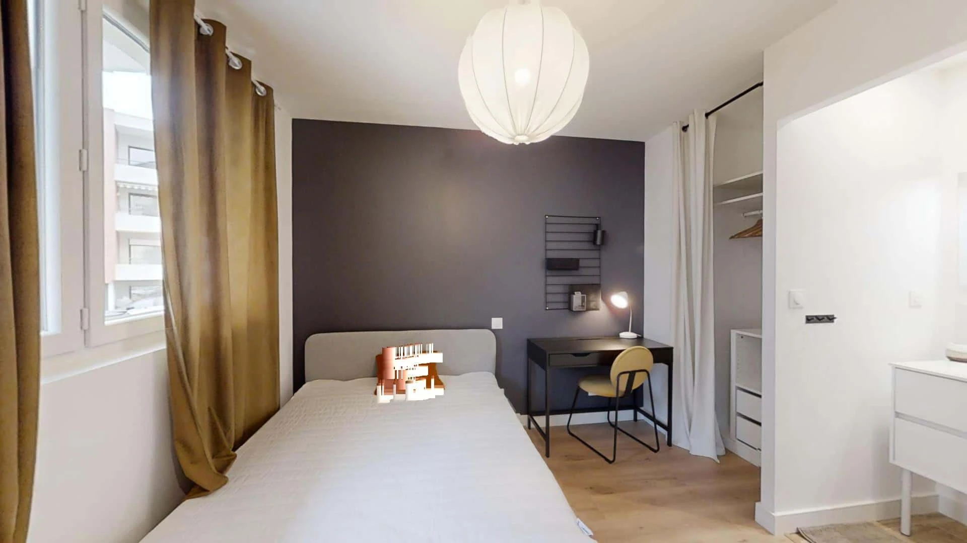 Cheap private room in Angers