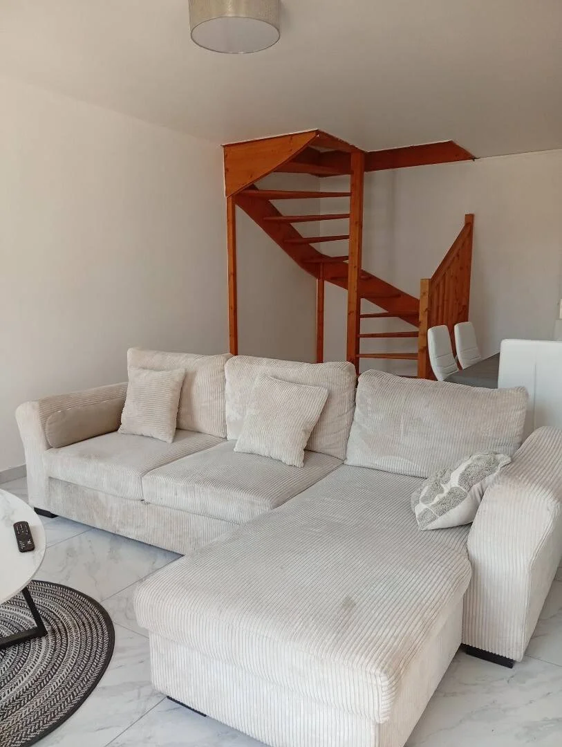 Economical student room with convenient location in 