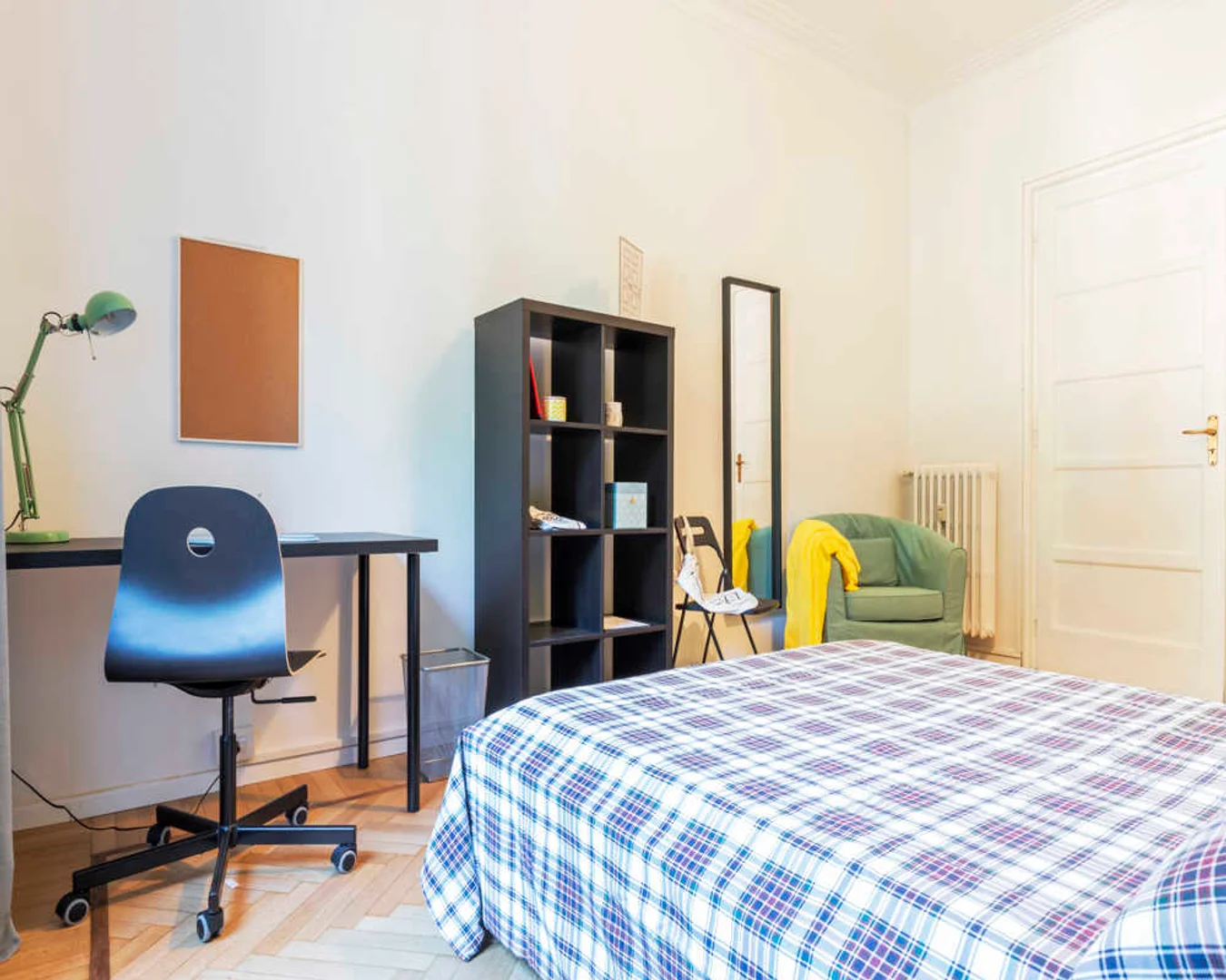 Habitación estudiantil económica cerca del campus en