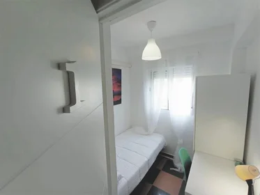 Shared room at Pasaje Teba, 16, esc. 0 2º 2, image 16 of 16