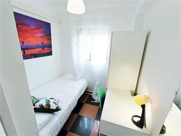Shared room at Pasaje Teba, 16, esc. 0 2º 2, image 7 of 16