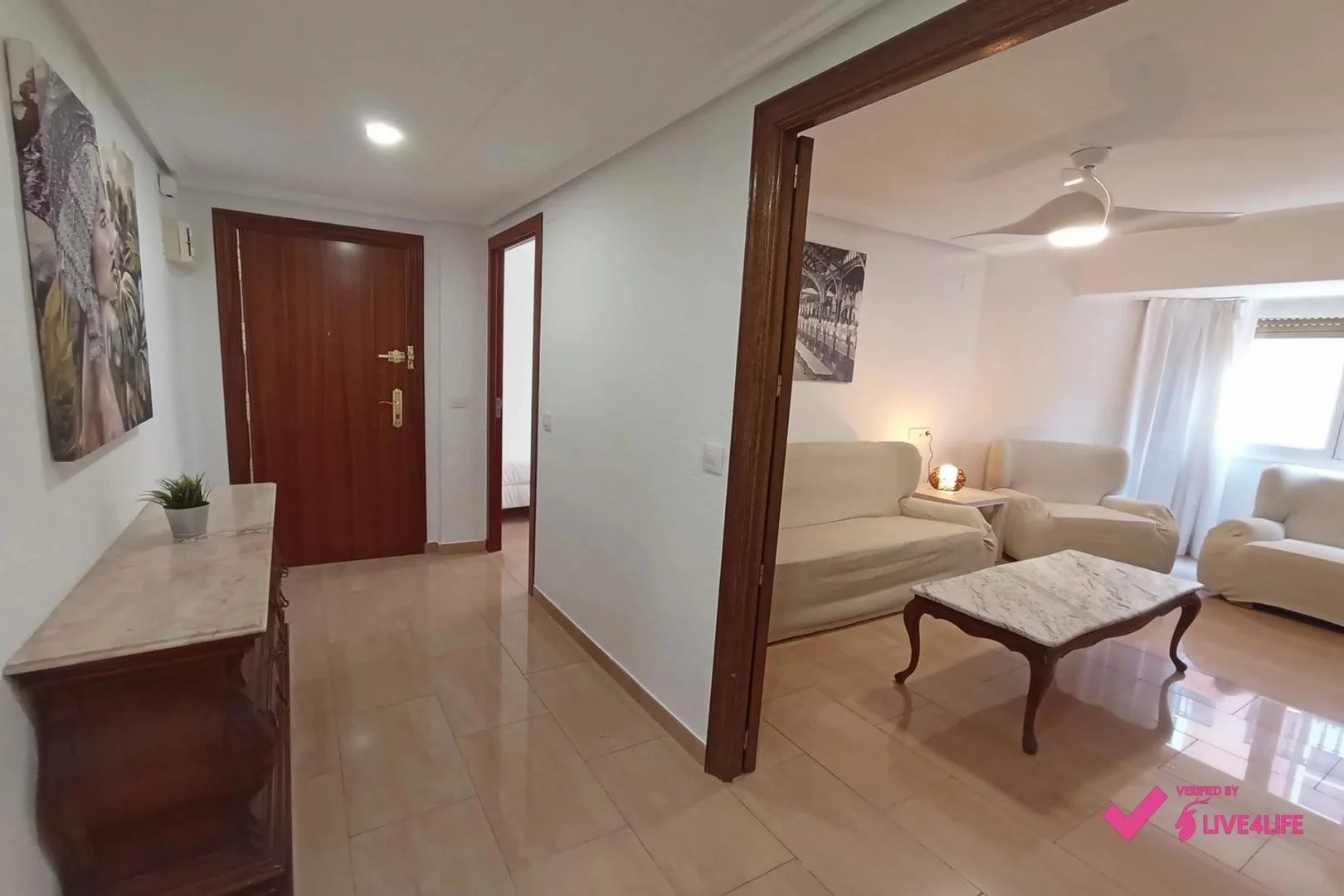 Cozy room for students available in 