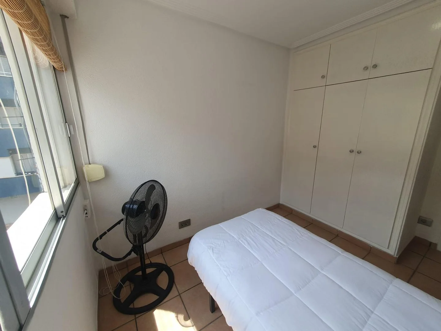 Chambre d'étudiant économique avec emplacement pratique dans 